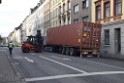 LKW gegen Bruecke wegen Rettungsgasse Koeln Muelheim P48